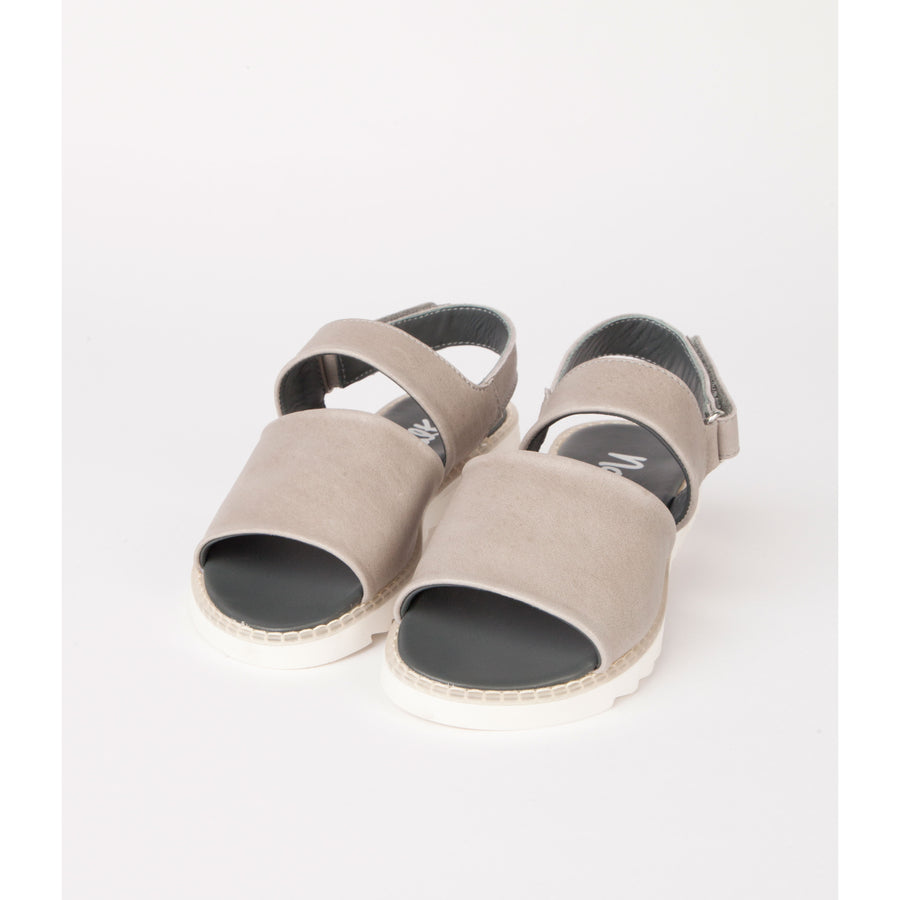 Novel Walk Moon Teo Sandals